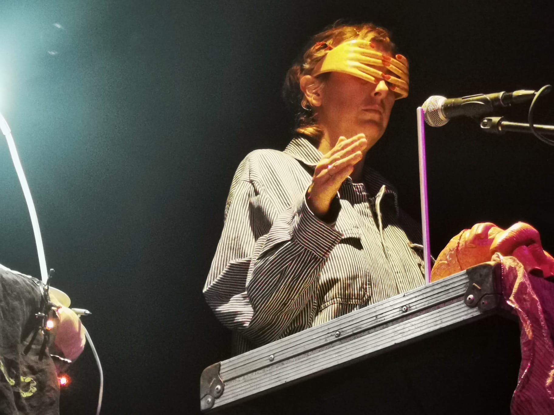 Elisatron_CazzuliveCox182024